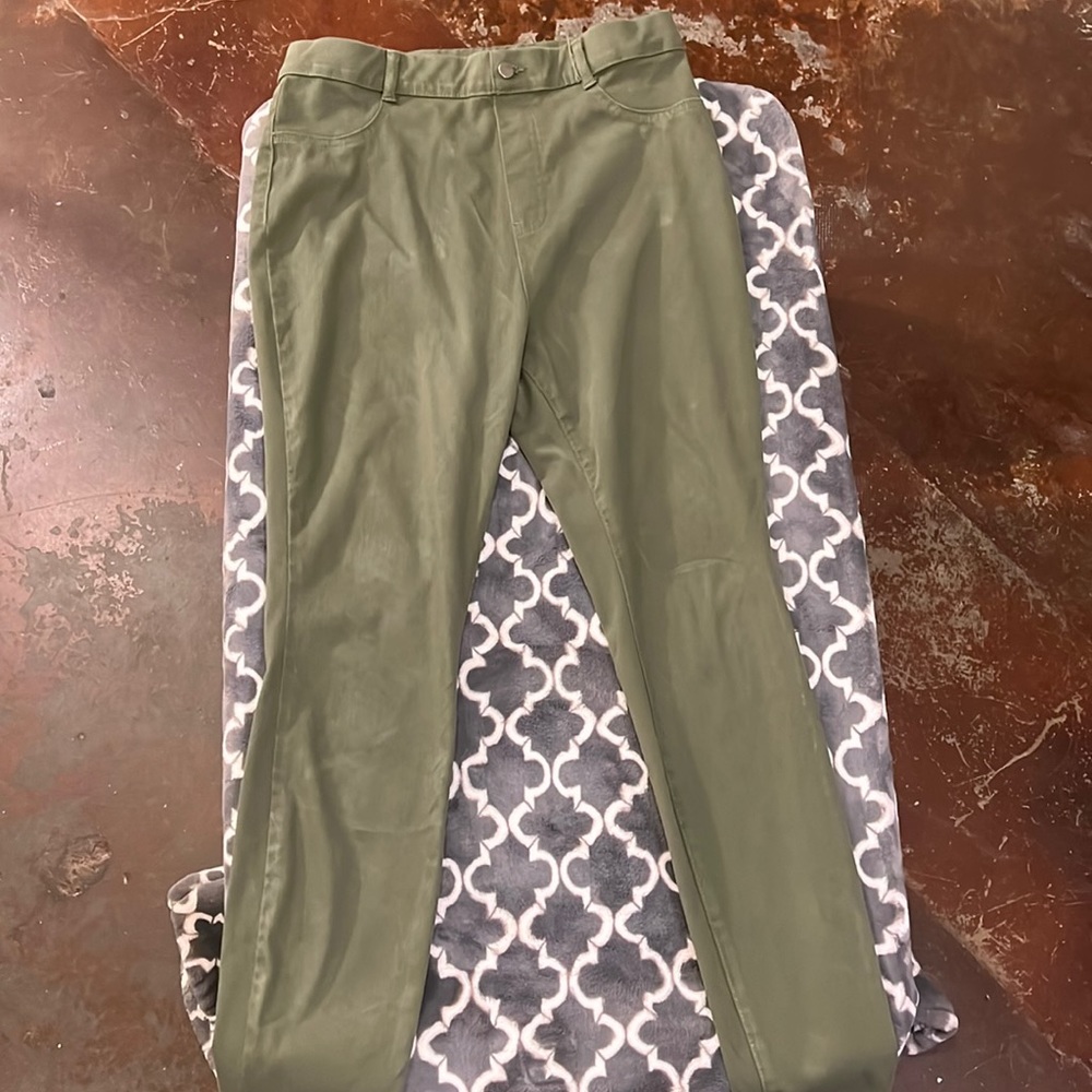 Time and Tru Pants
